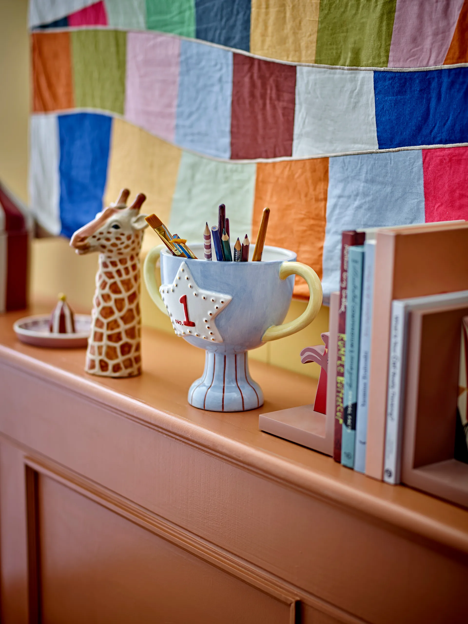 Trophy planter 23x16 cm, Blue Bloomingville