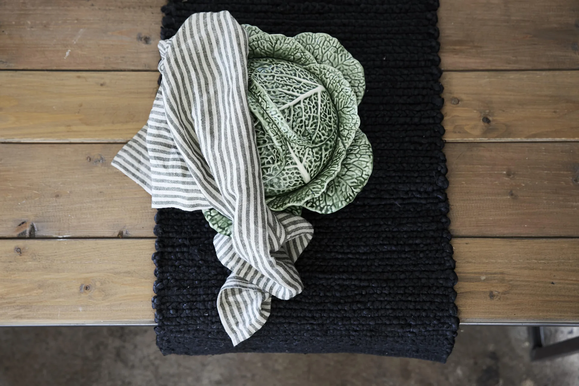 Merida runner 40x140 cm, black Boel & Jan