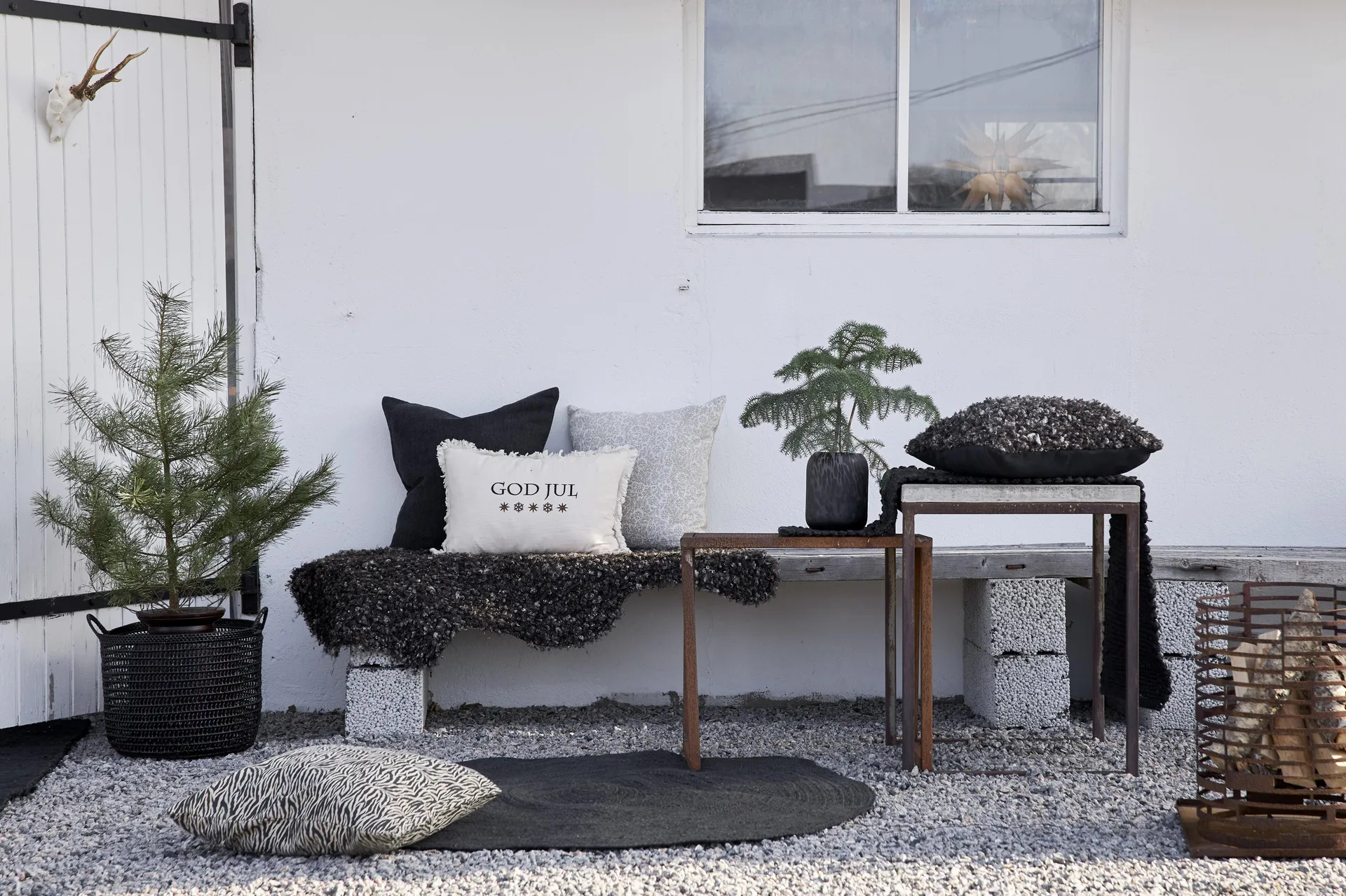 Merida runner 40x140 cm, black Boel & Jan