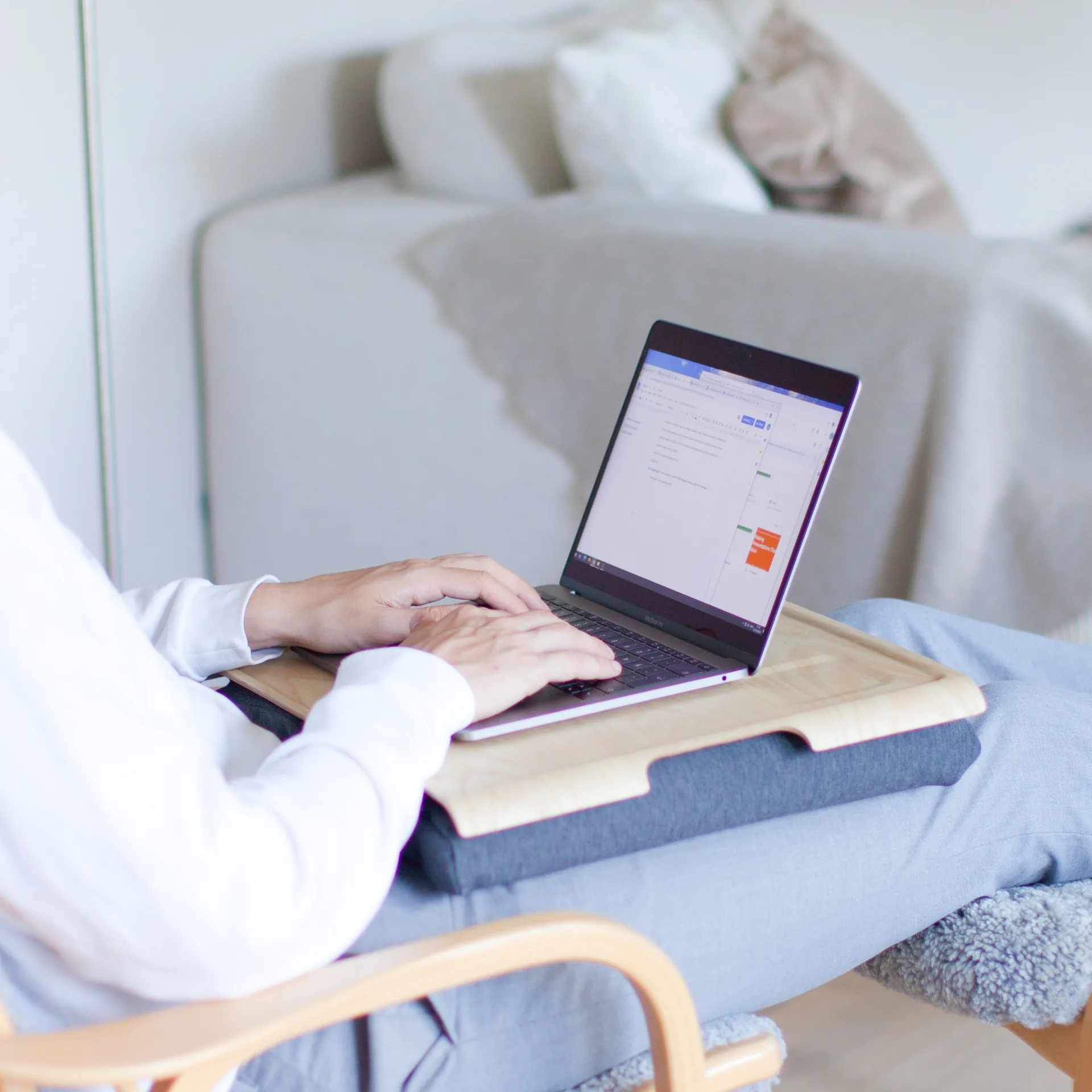 Bosign lap tray, Ash wood-grey Bosign