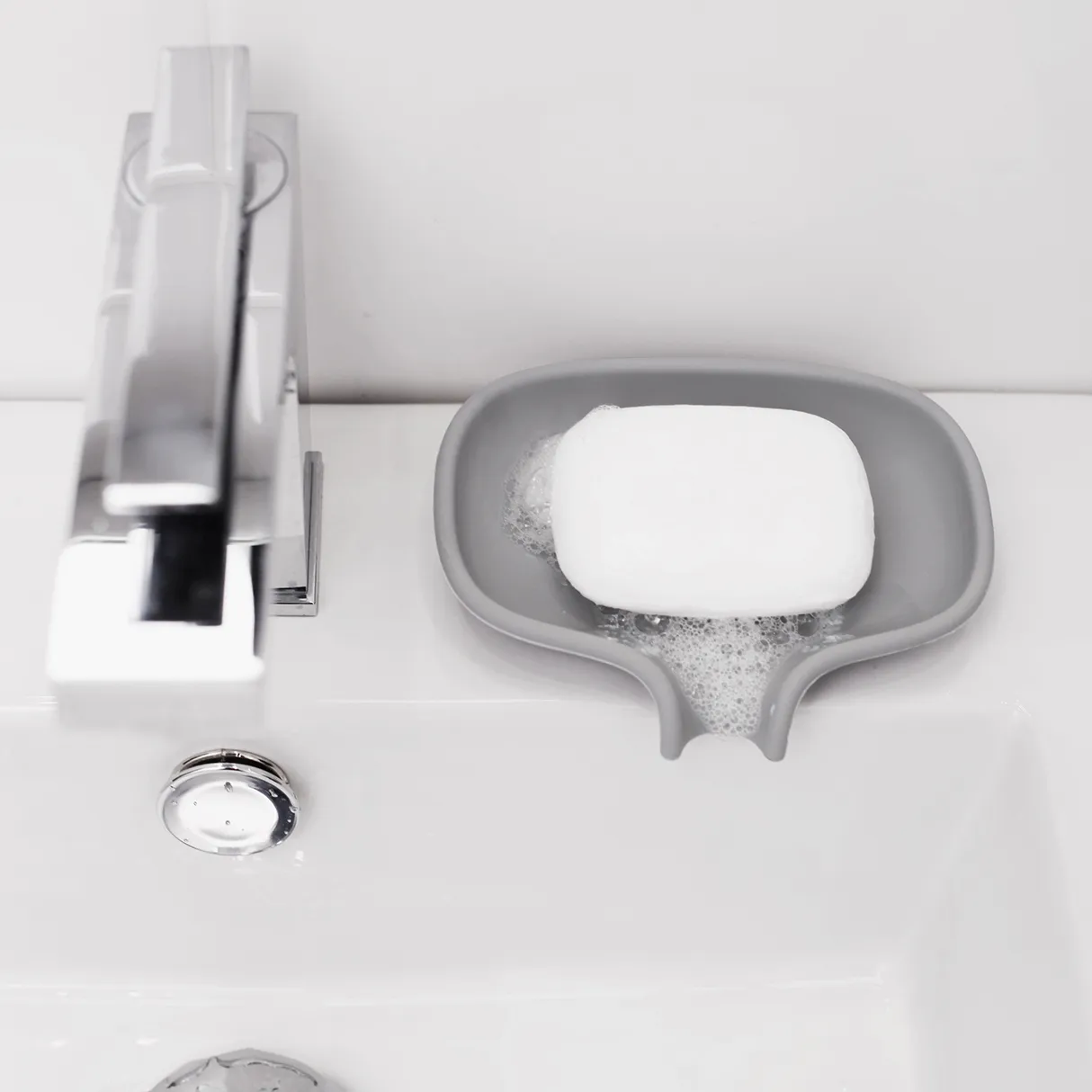 Soap dish with drainage spout silicone, grey Bosign