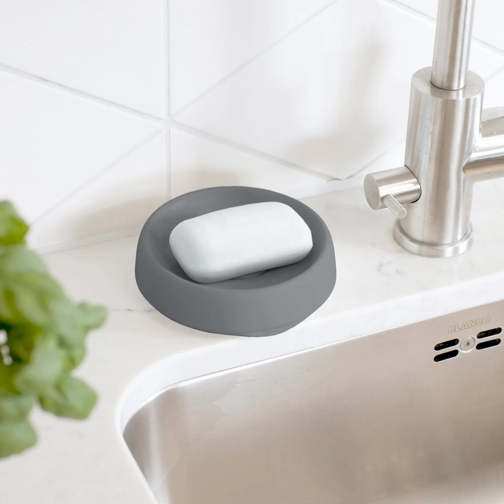 Soap tray with concealed drain spout in silicone - medium, Graphite Bosign