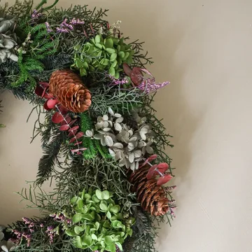 Botanical Forest Wreath wreath - Hydrangea-eucalyptus-pine branches-cones, Ø40 cm - Botané