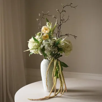 Ivory Cascade artificial bouquet - Snowberry branch-cherry branch-poppy-hydrangea 13 pcs - Botané