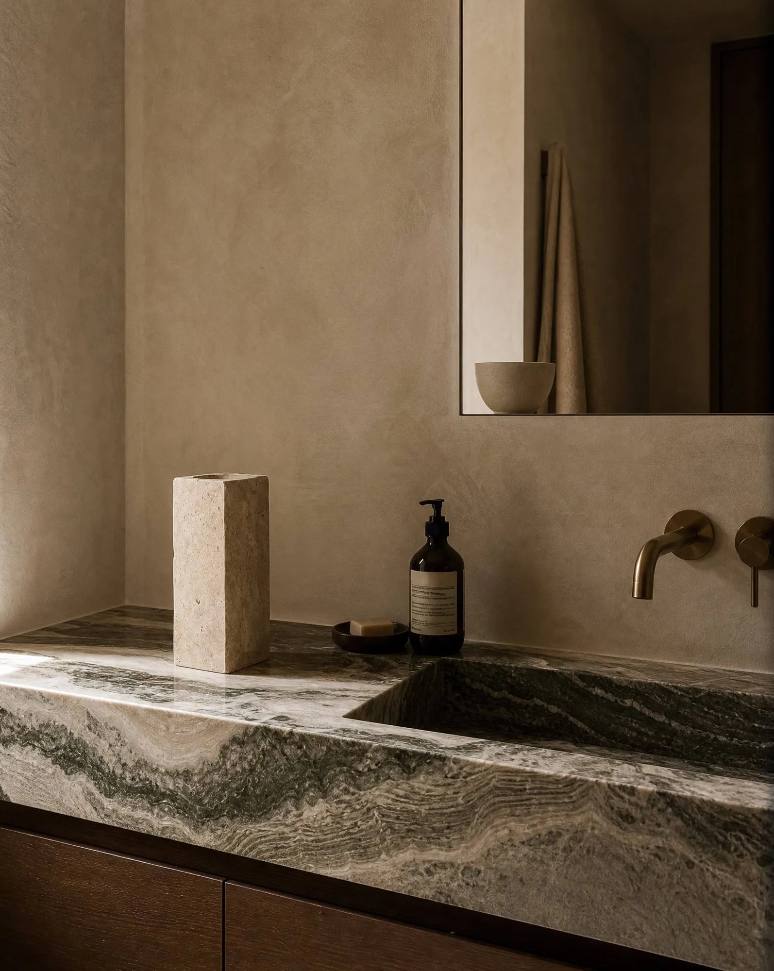 Limestone Edge marble vase, Medium, 30 cm Botané