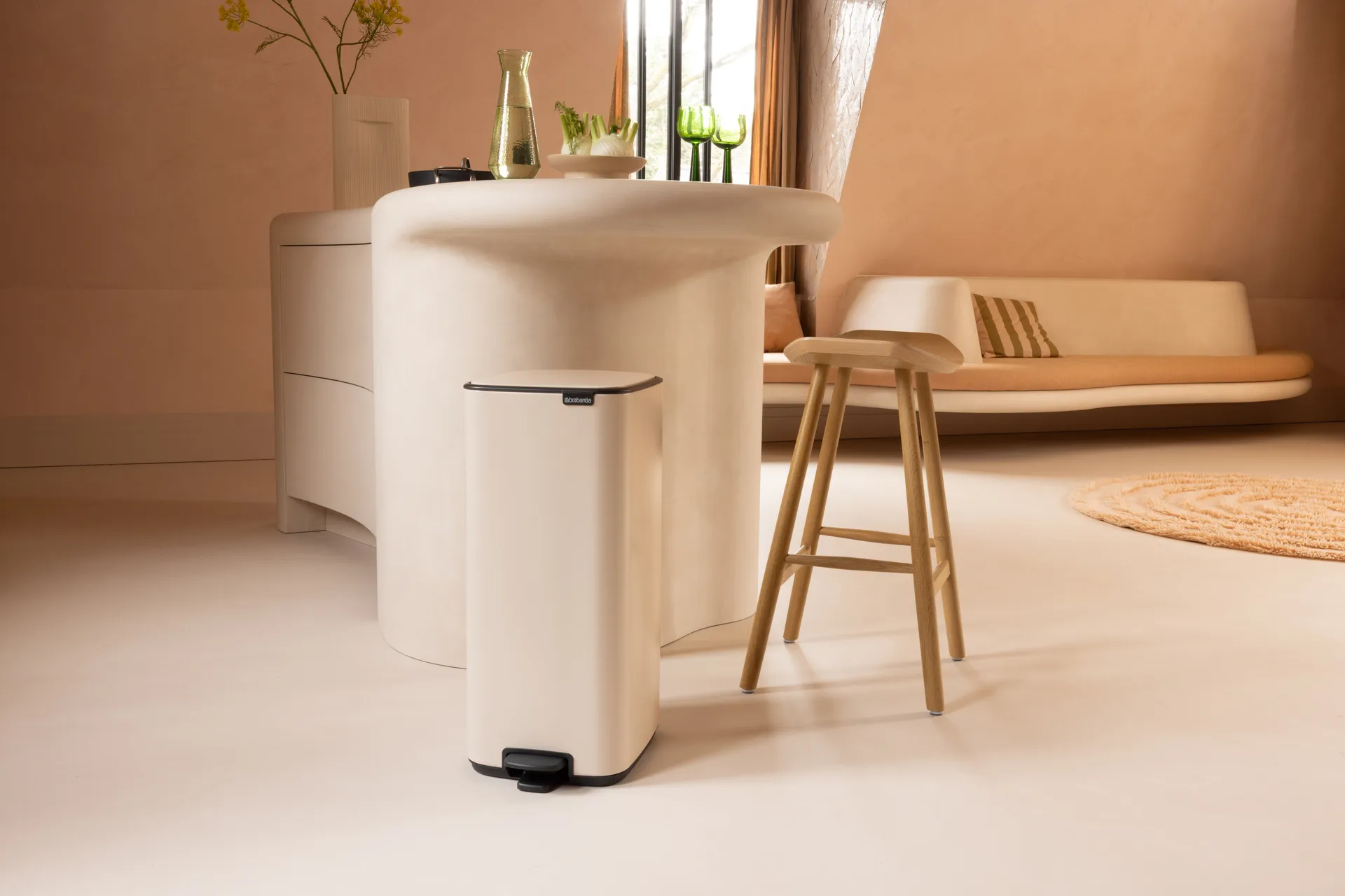 Bo pedal bin 30 L, Soft Beige Brabantia