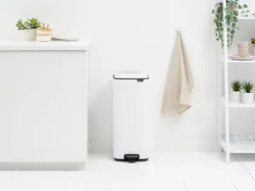 Bo pedal bin 30 L - White - Brabantia