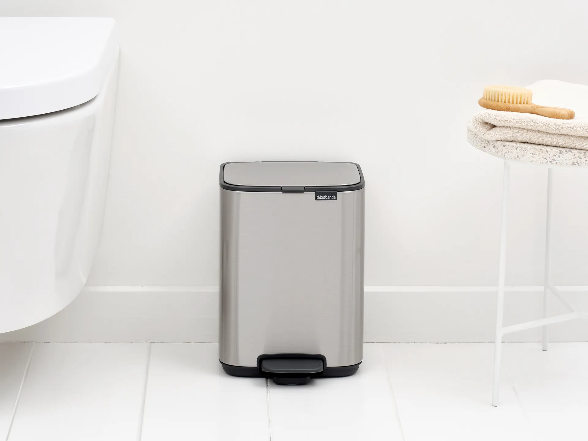 Bo pedal bin 4 L, Matte Steel Fingerprint Proof Brabantia