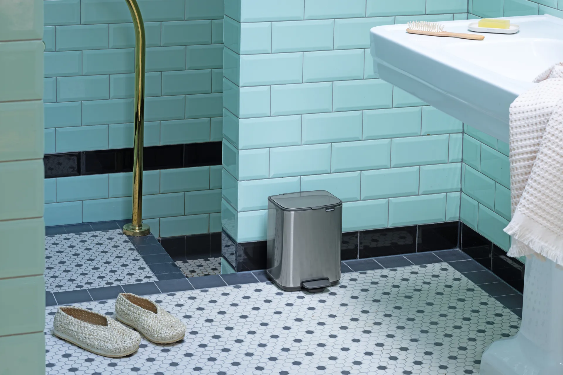 Bo pedal bin 4 L, Matte Steel Fingerprint Proof Brabantia