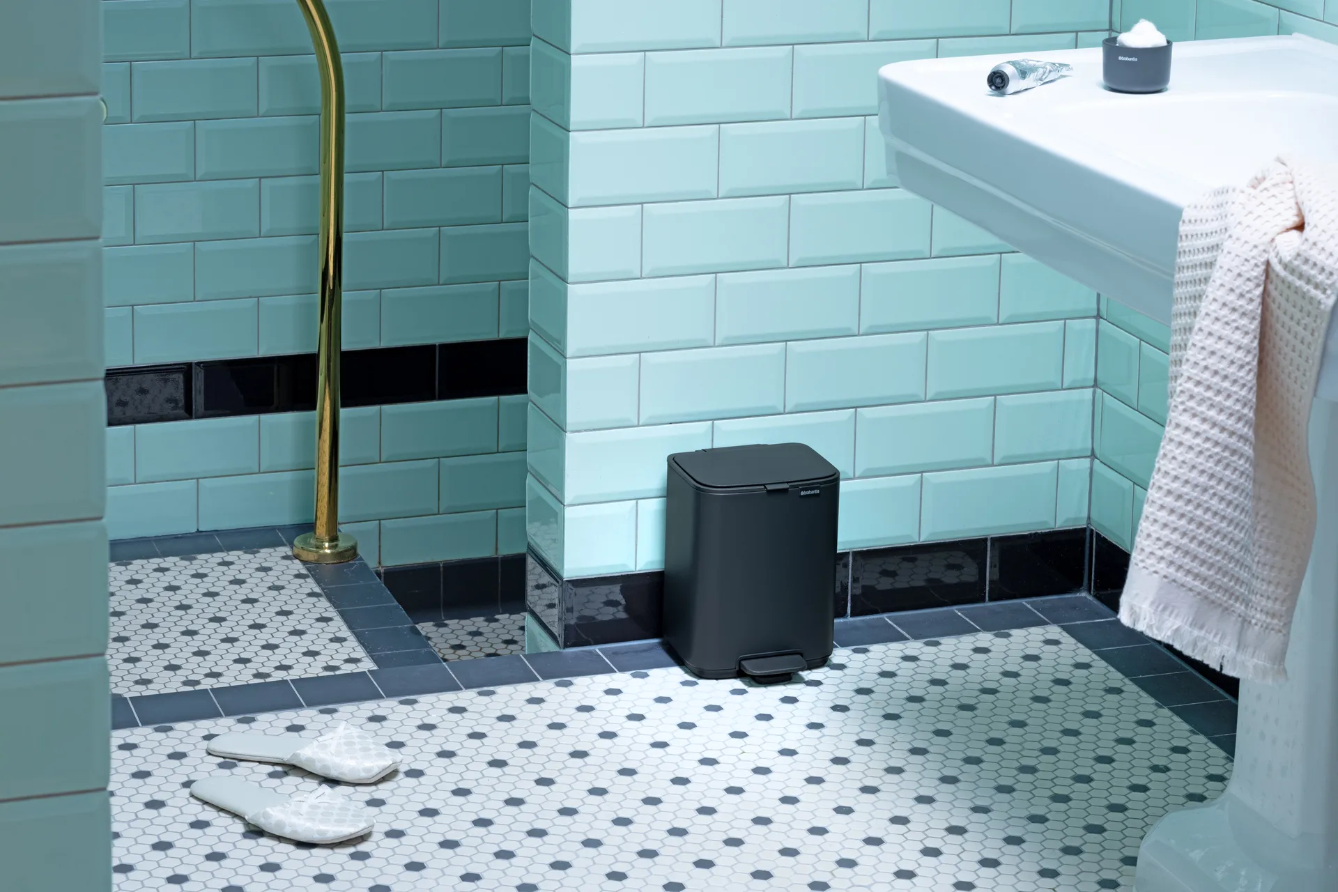 Bo pedal bin 4 L, Mineral Infinite Grey Brabantia