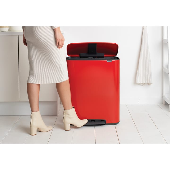 Bo pedal bin 60 L, Passion red Brabantia