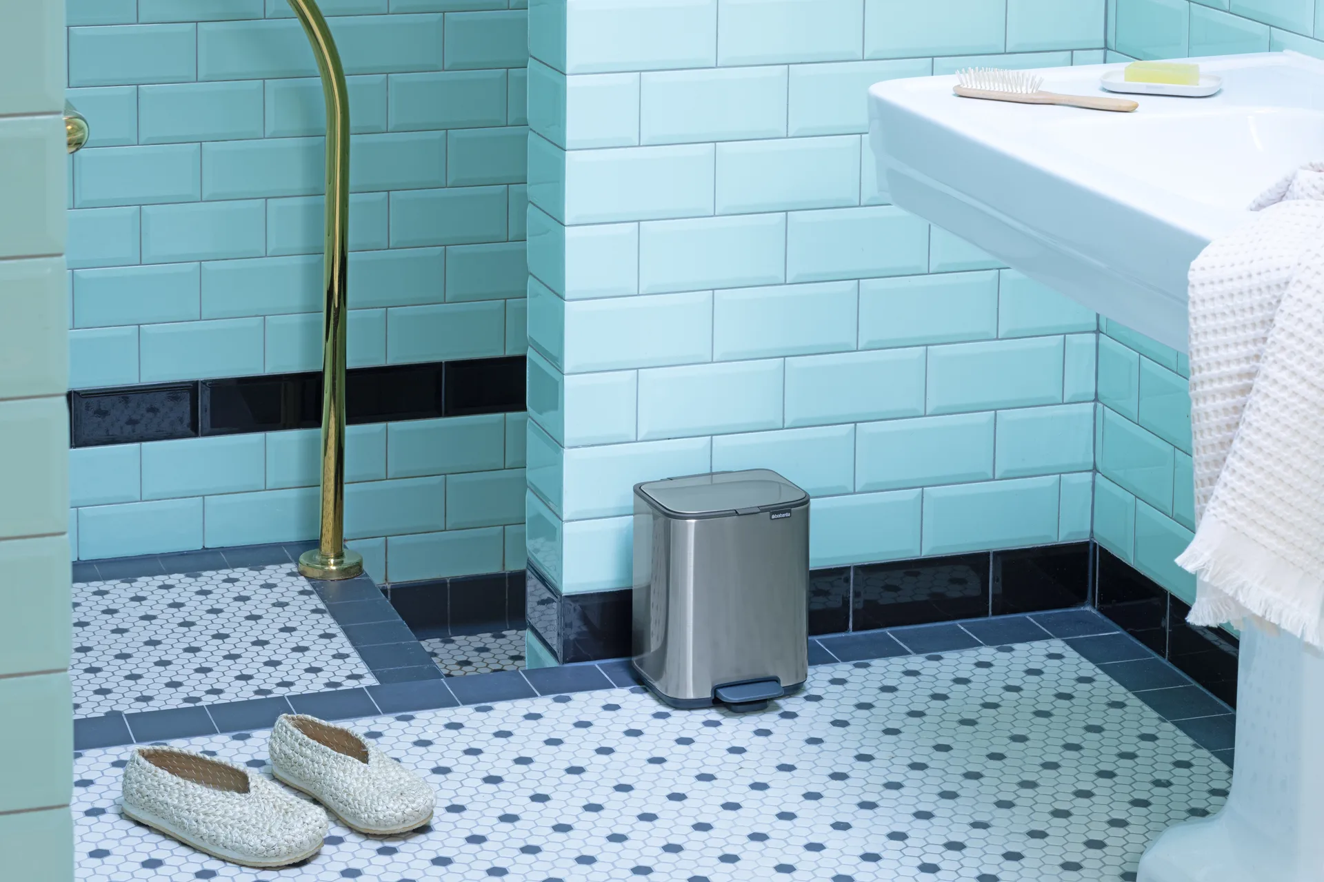 Bo pedal bin 7 L, Matte Steel Fingerprint Proof Brabantia