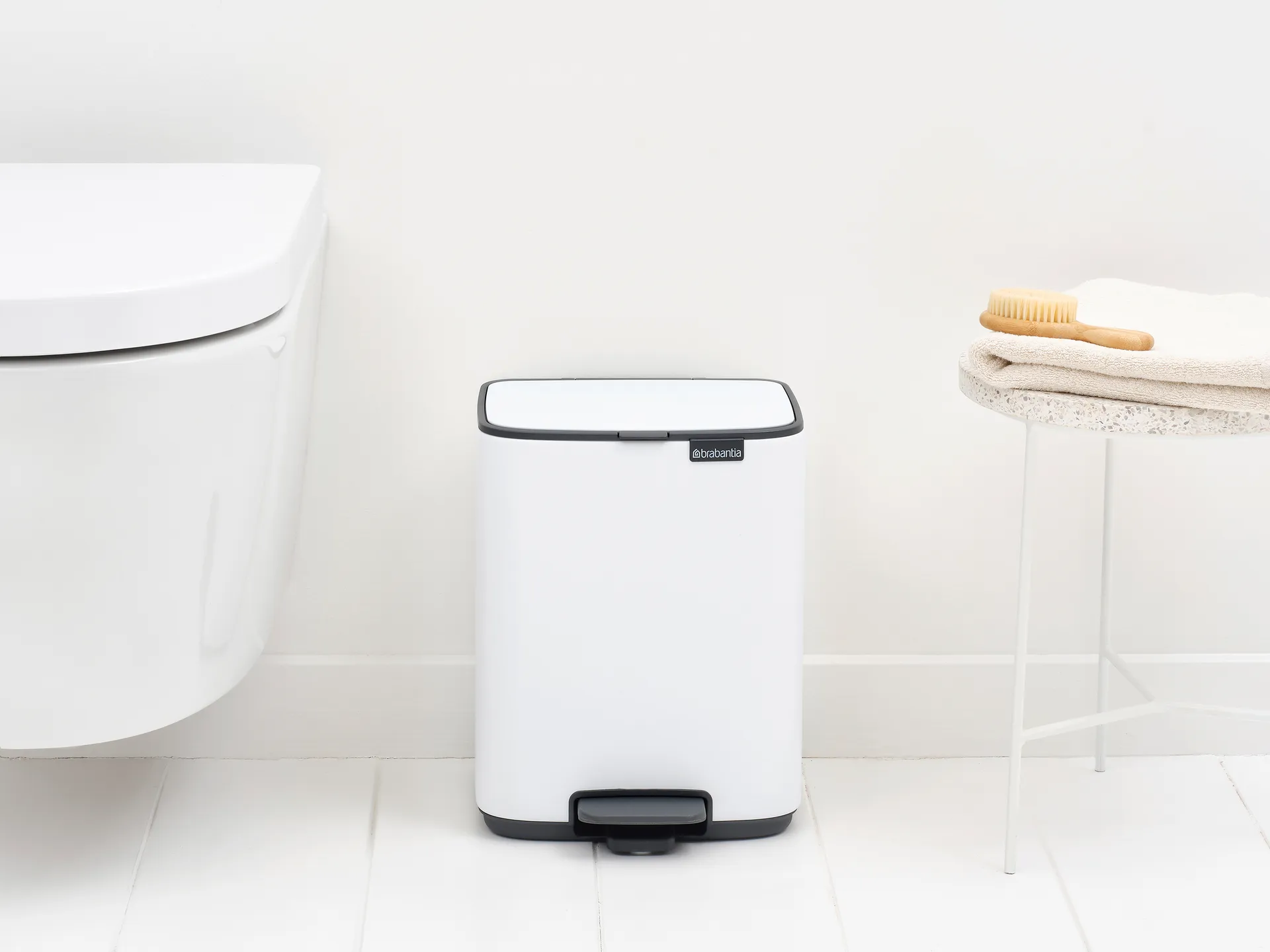 Bo pedal bin 7 L, White Brabantia