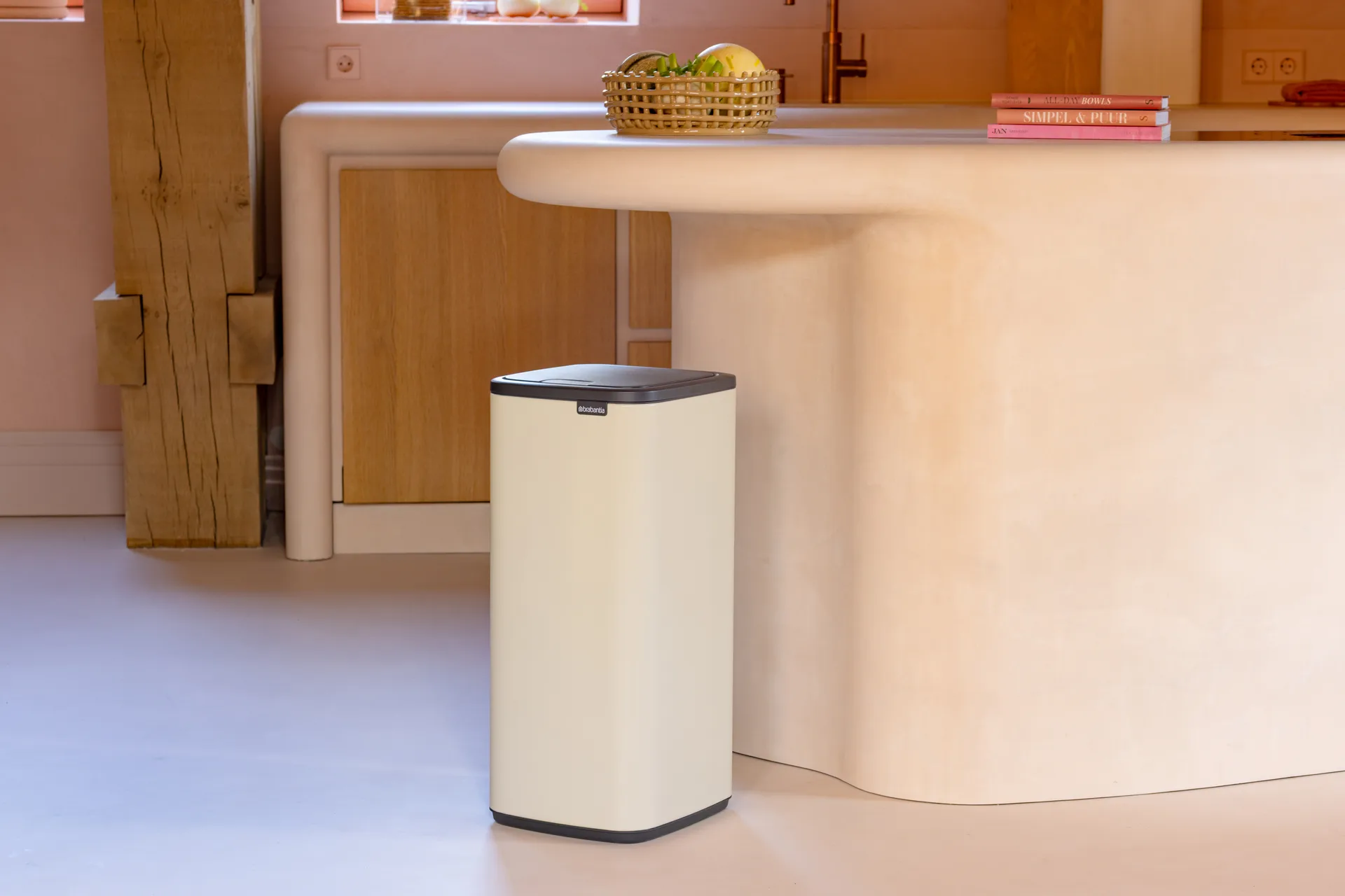 Bo Touch Bin 30 L, Soft Beige Brabantia