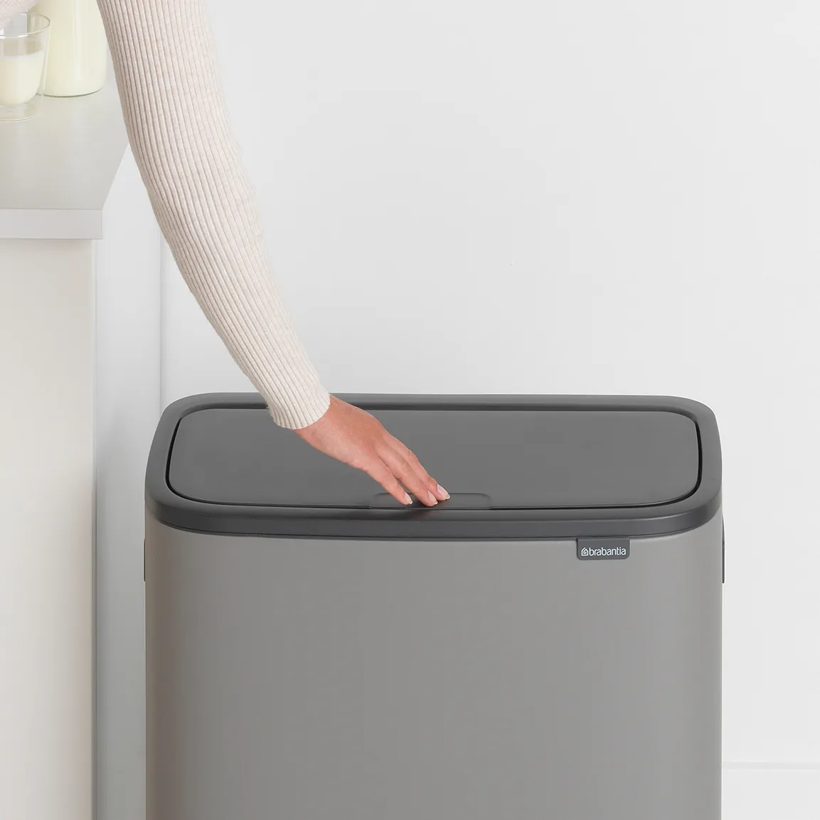 Bo touch bin 60 L, Mineral concrete grey Brabantia
