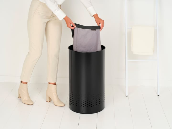 Brabantia laundry basket plastic lid 60 L - Matte black - Brabantia