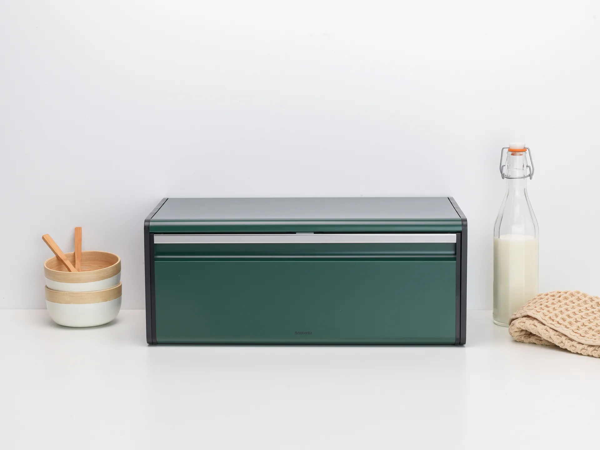 Fall Front bread bin, pine green Brabantia