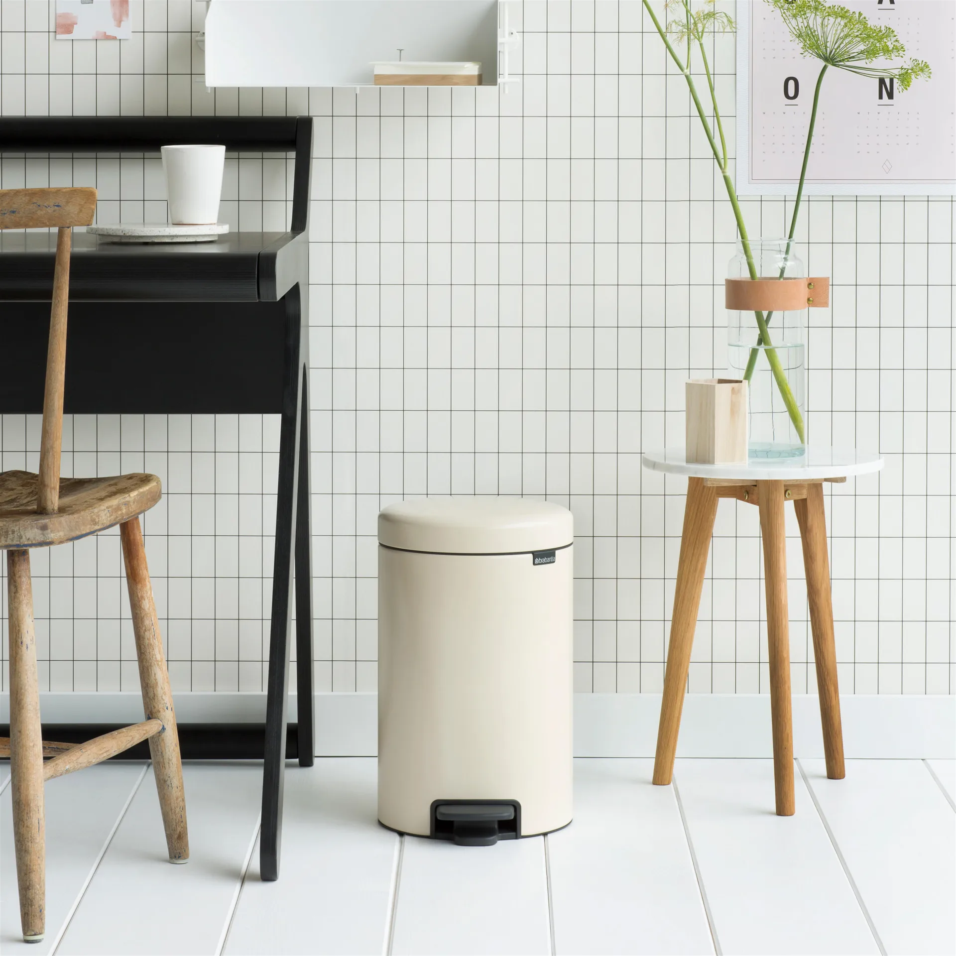 New Icon pedal bin 12 liter, almond Brabantia