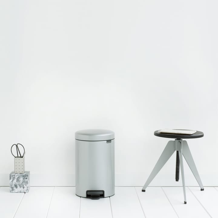 New Icon pedal bin 12 liter - metallic grey - Brabantia