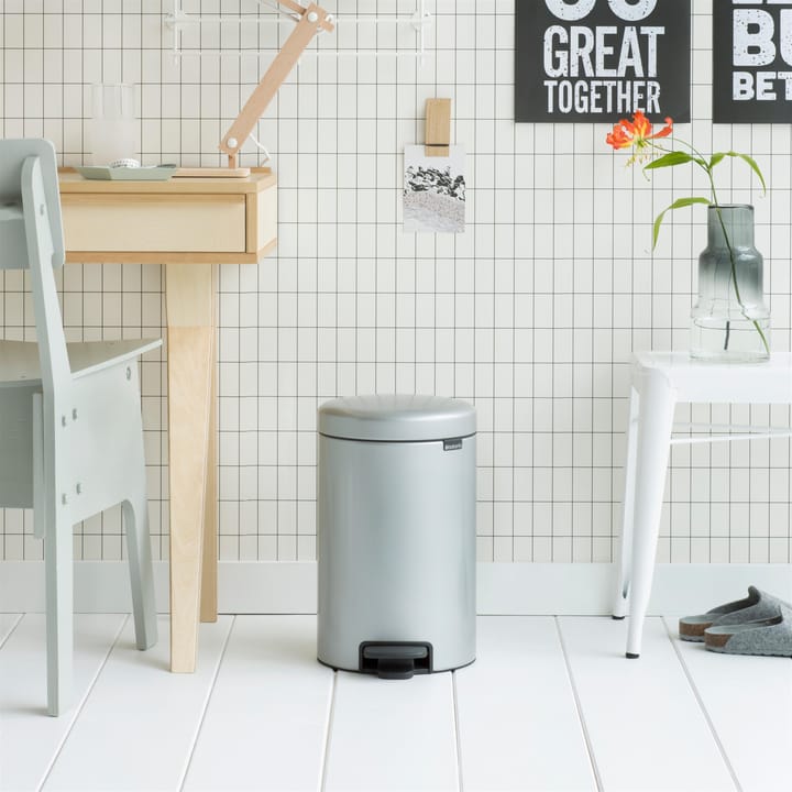 New Icon pedal bin 12 liter - metallic grey - Brabantia