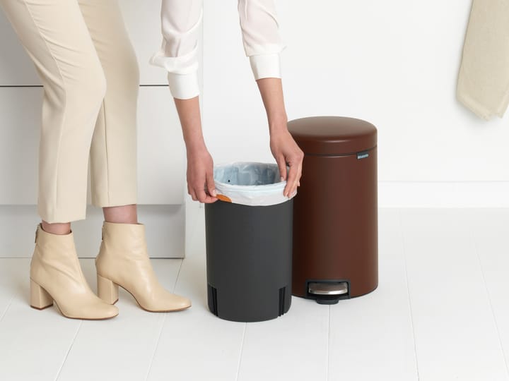 New Icon pedal bin 12 liter, Mineral cosy brown Brabantia