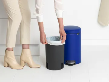 New Icon pedal bin 12 liter - Mineral powerful blue - Brabantia