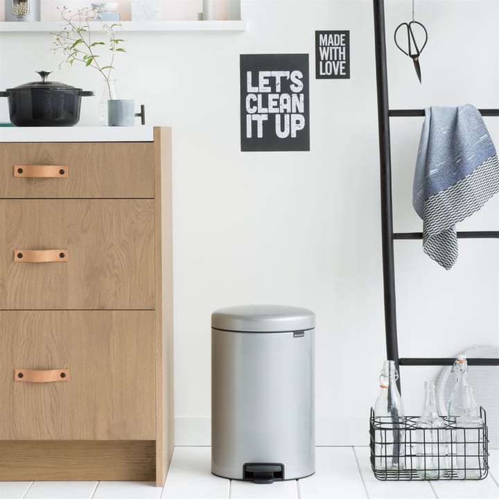 New Icon pedal bin 20 liter, metallic grey Brabantia