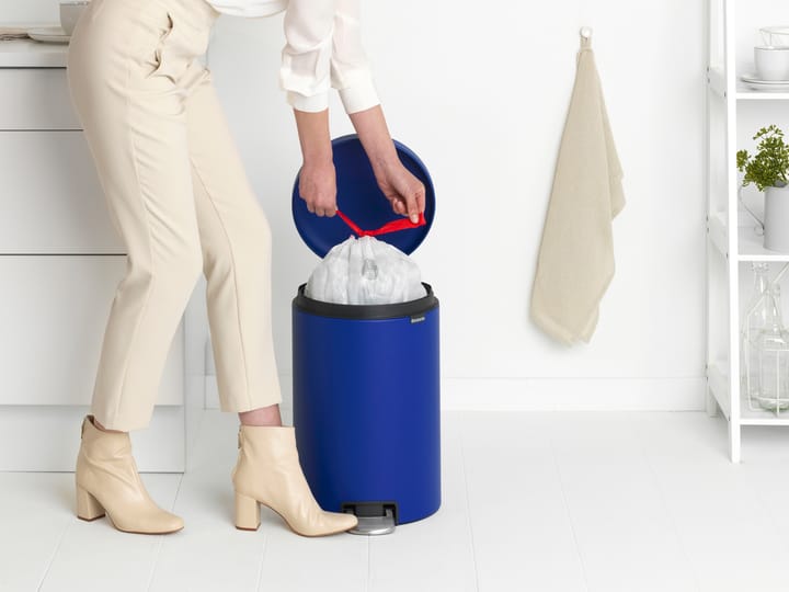 New Icon pedal bin 20 liter, Mineral powerful blue Brabantia