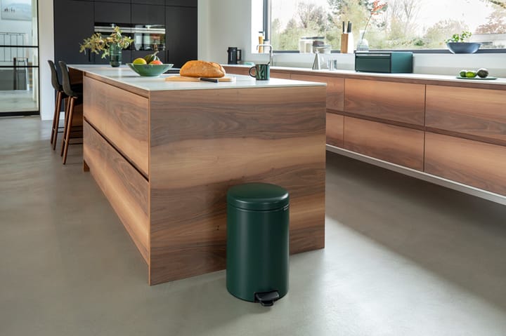 New Icon pedal bin 20 liter - Pine green - Brabantia