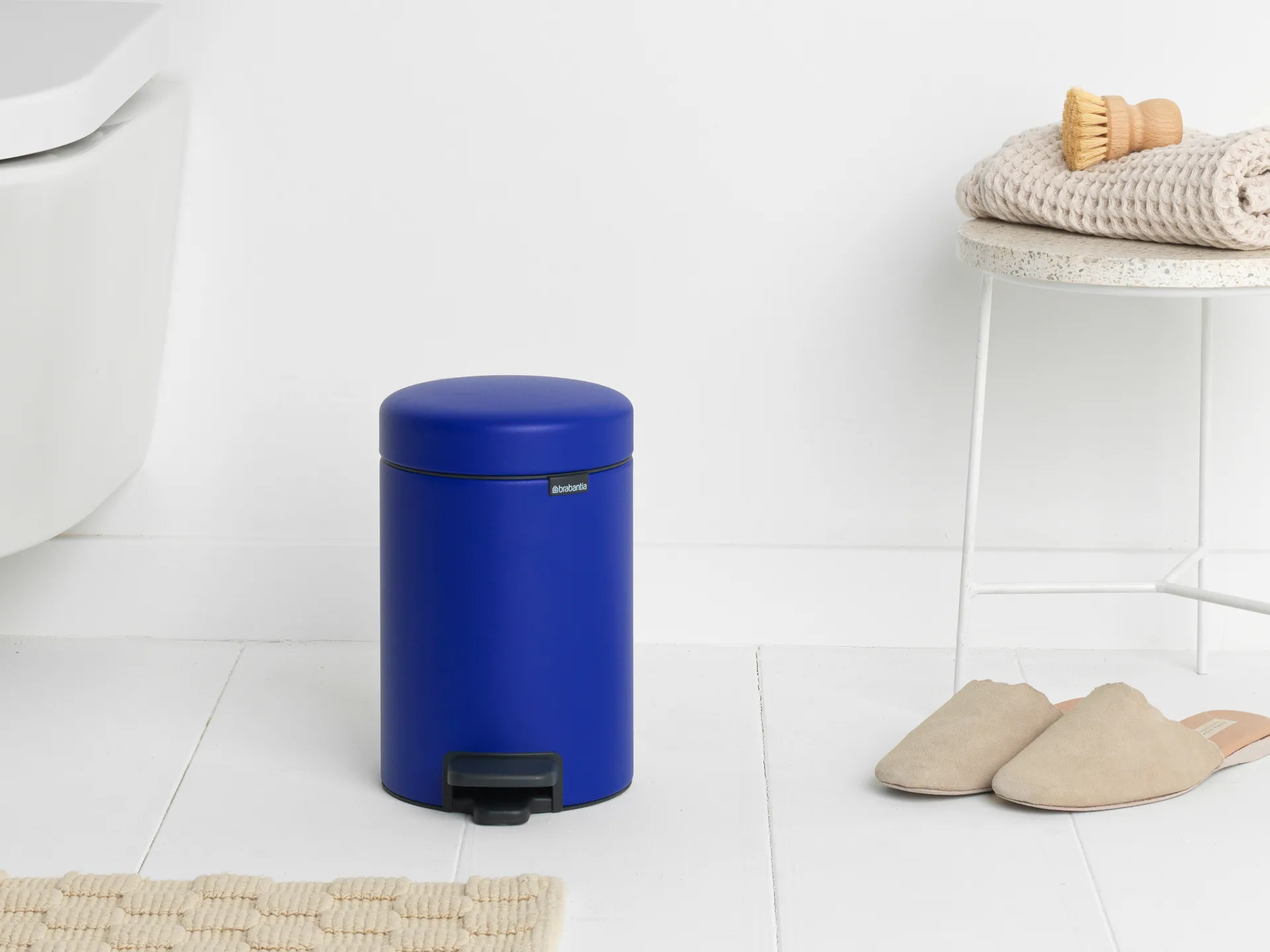 New Icon pedal bin 3 liter, Mineral powerful blue Brabantia