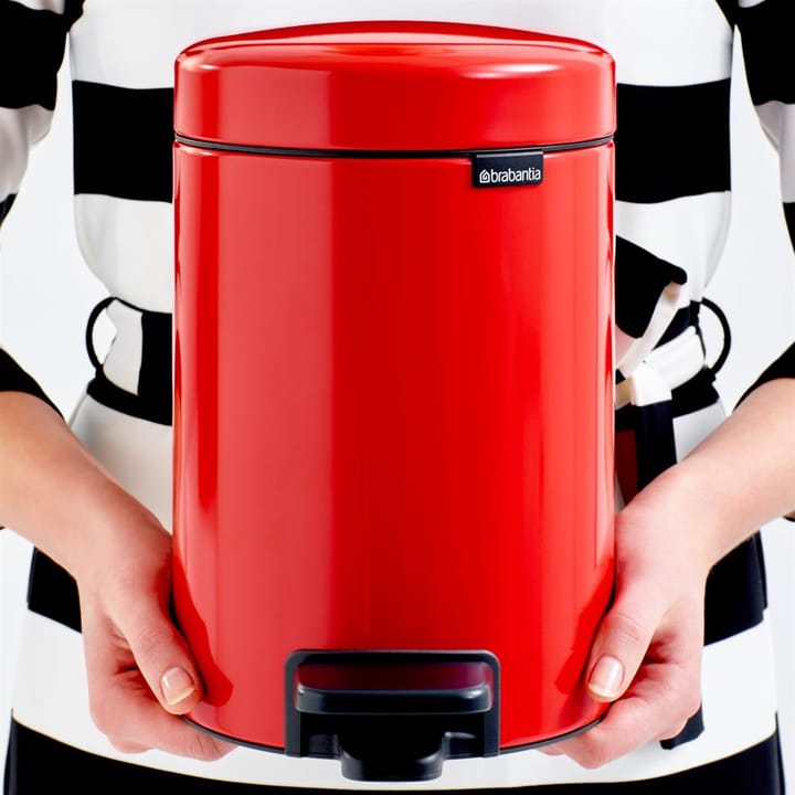 New Icon pedal bin 3 liter - passion red - Brabantia