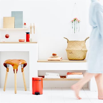 New Icon pedal bin 3 liter - passion red - Brabantia