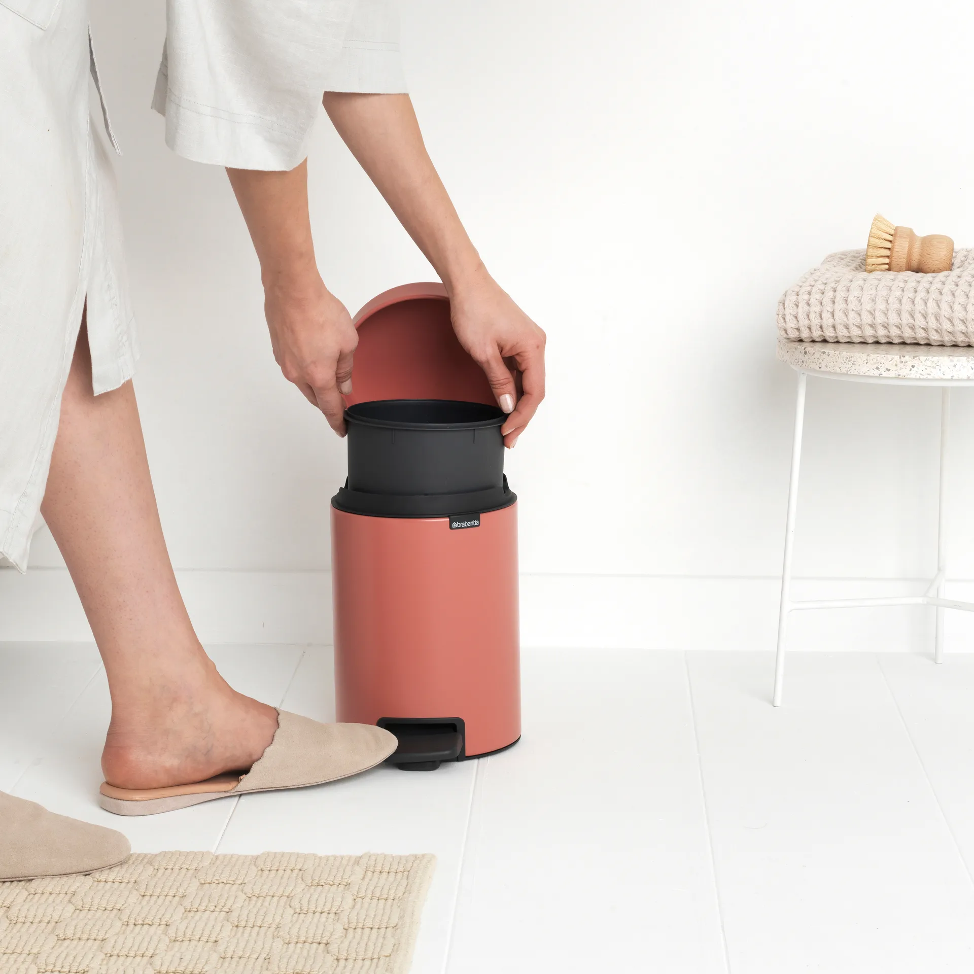 New Icon pedal bin 3 liter, terracotta pink Brabantia