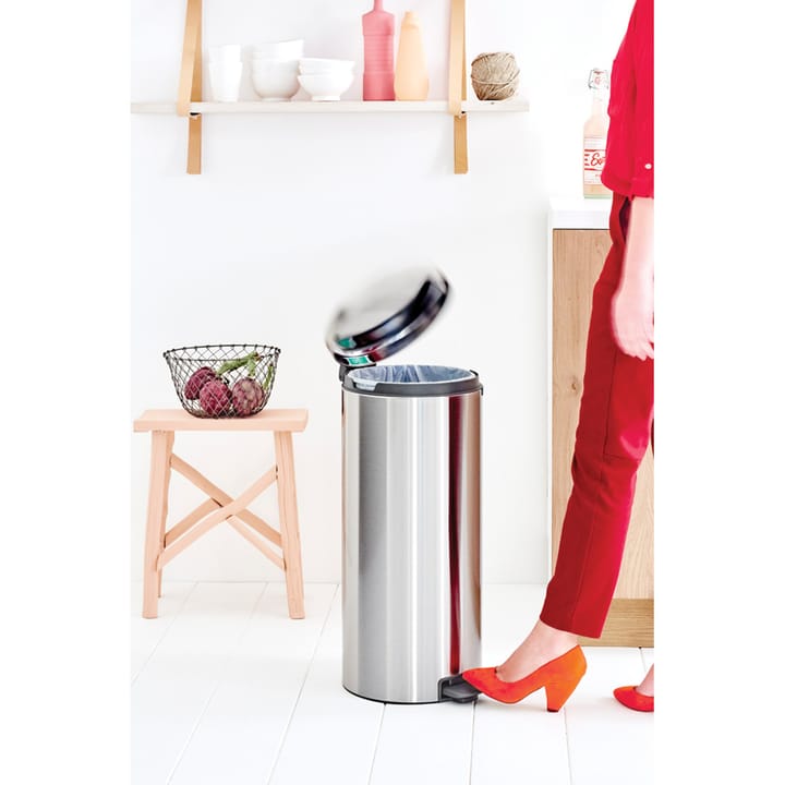 New Icon pedal bin 30 liter - Matt steel fingerprint proof - Brabantia