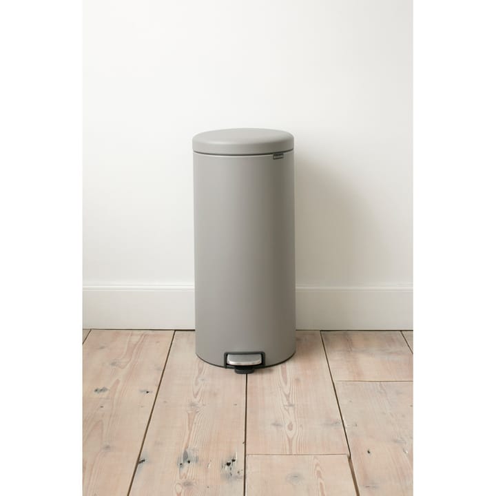 New Icon pedal bin 30 liter - Mineral concrete grey - Brabantia