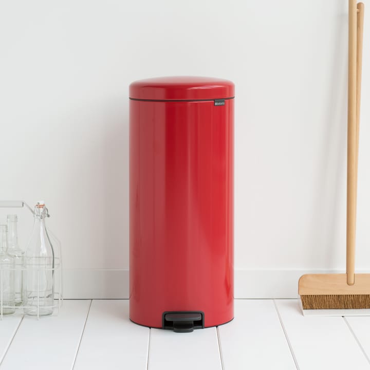 New Icon pedal bin 30 liter - passion red (red) - Brabantia