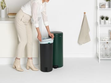 New Icon pedal bin 30 liter - Pine green - Brabantia