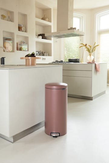 New Icon pedal bin 30 liter - Satin taupe - Brabantia