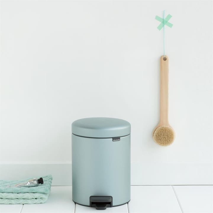 New Icon pedal bin 5 liter, Metallic mint (grön) Brabantia