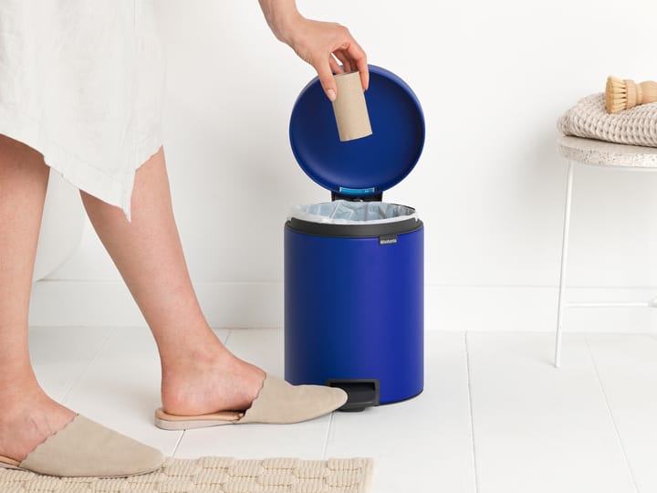 New Icon pedal bin 5 liter, Mineral powerful blue Brabantia