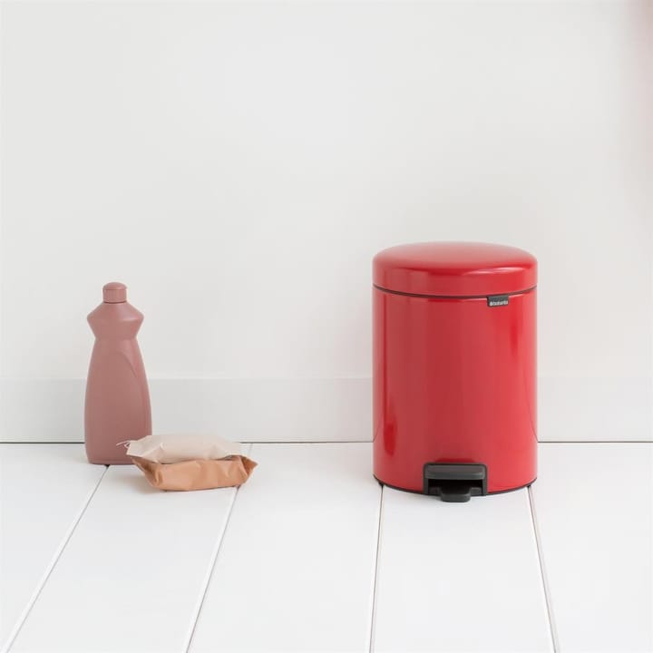 New Icon pedal bin 5 liter, passion red Brabantia