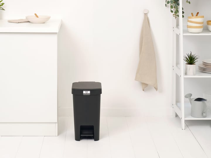 StepUp pedal bin 16 L - Dark grey - Brabantia