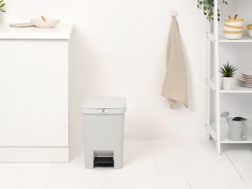 StepUp pedal bin 25 L - Light grey - Brabantia