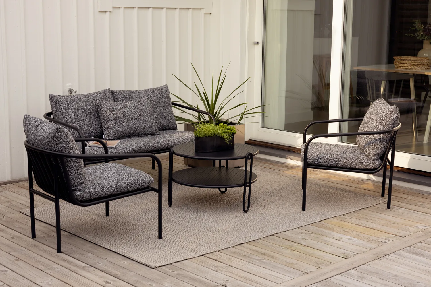 Bendt sofa, Black-teddy ant Brafab