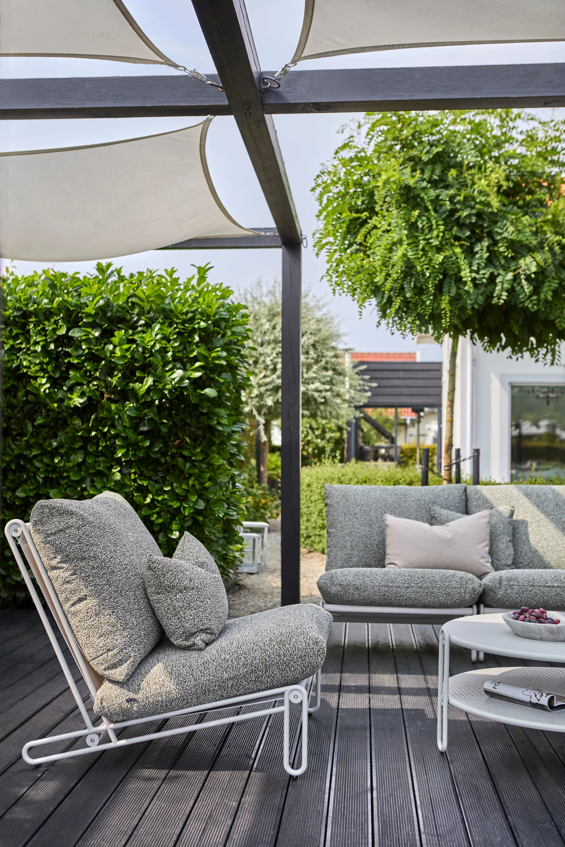 Blixt lounge chair, Light grey-teddy verde Brafab