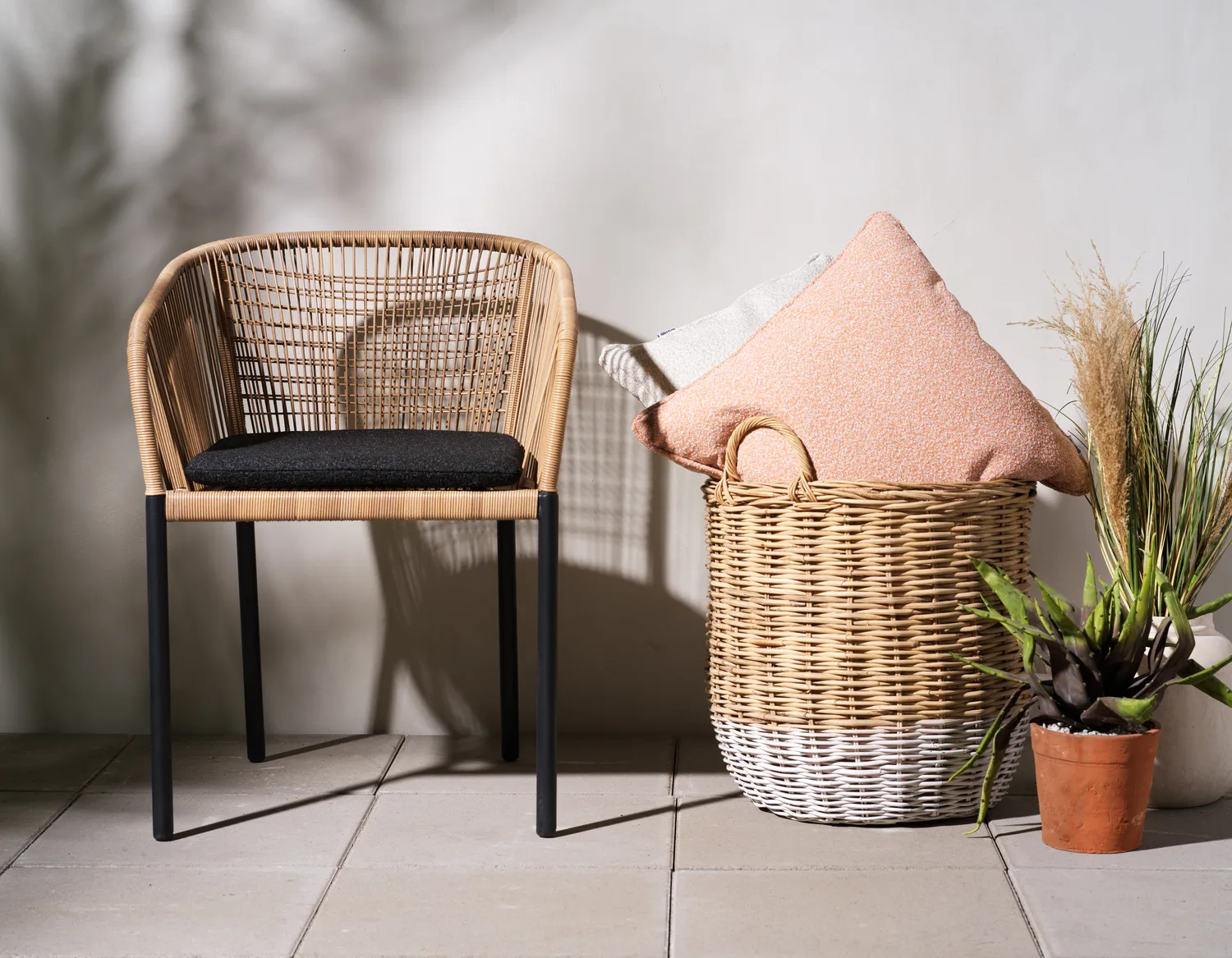 Delta armchair, Black-natural Brafab