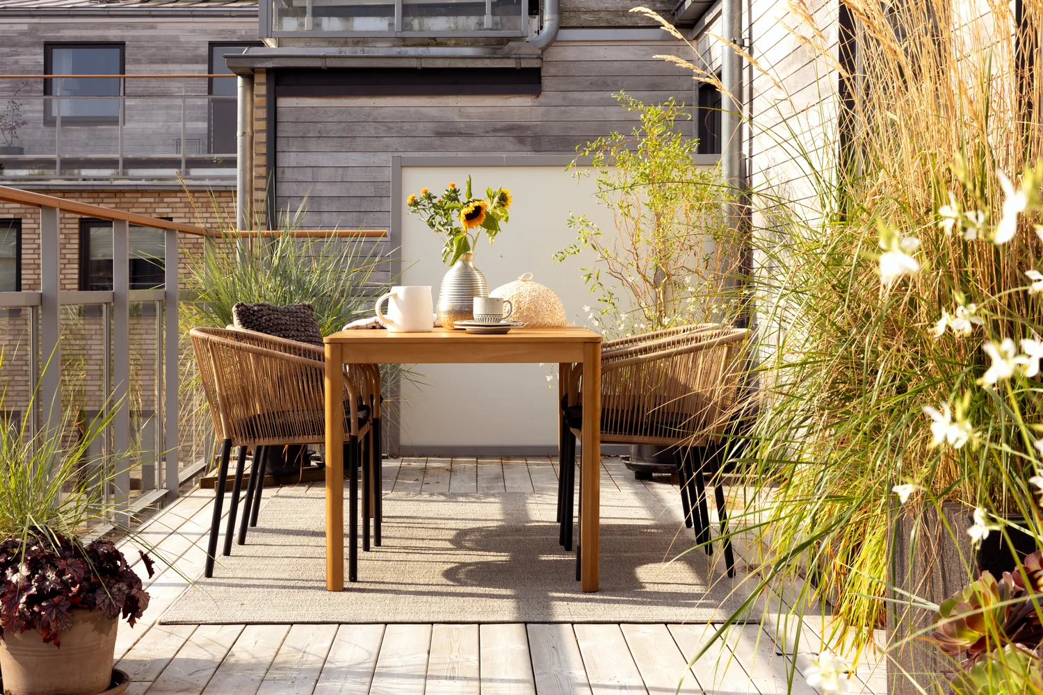 Delta armchair, Black-natural Brafab