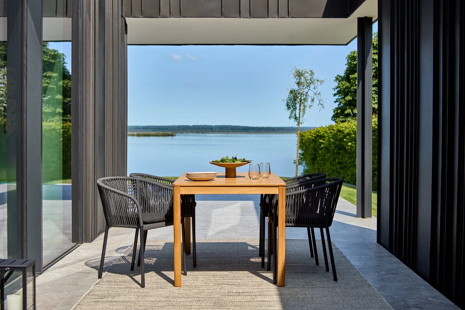 Delta armchair, Black Brafab