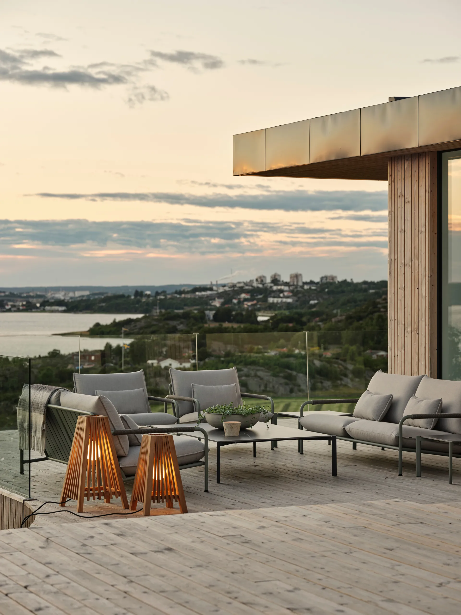 Hallavara coffee table, Black 112x162 cm Brafab