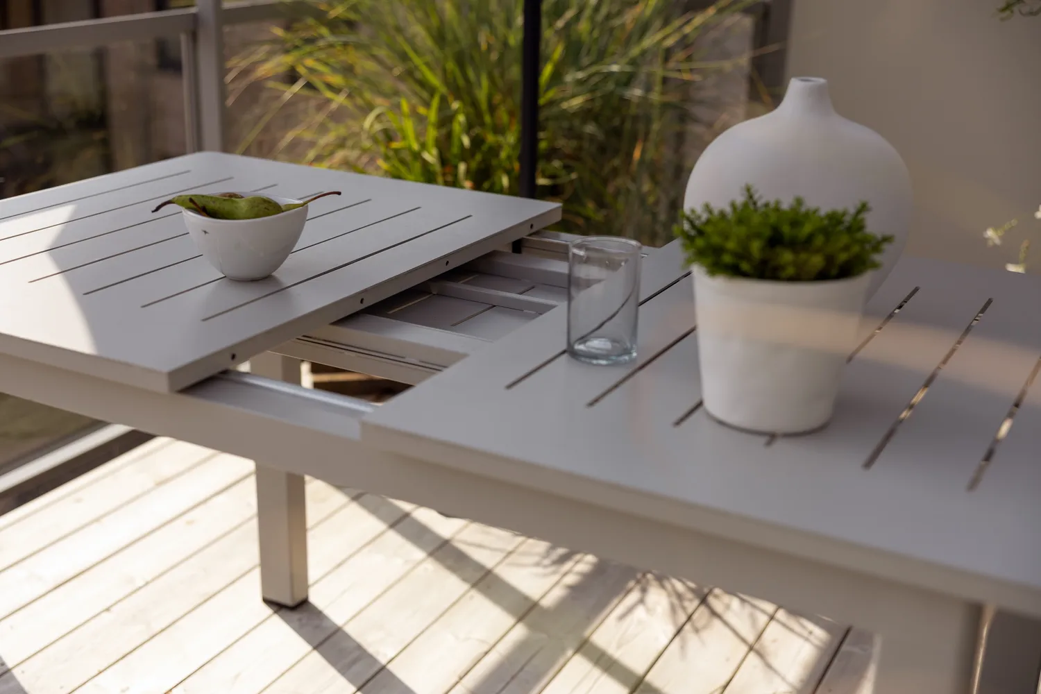 Lomma dining table, Light grey, 128-187x80x73 cm Brafab